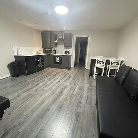 Hosted By Ryan - 2 Bedroom Apartment Λίβερπουλ Εξωτερικό φωτογραφία
