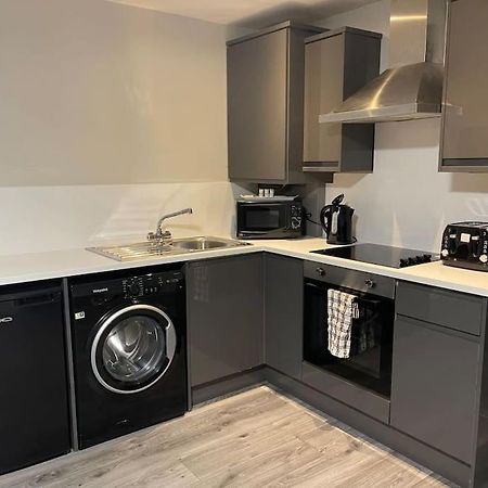 Hosted By Ryan - 2 Bedroom Apartment Λίβερπουλ Εξωτερικό φωτογραφία